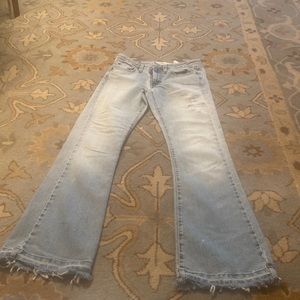 Levi’s 519 Flare Jeans $25 size 5